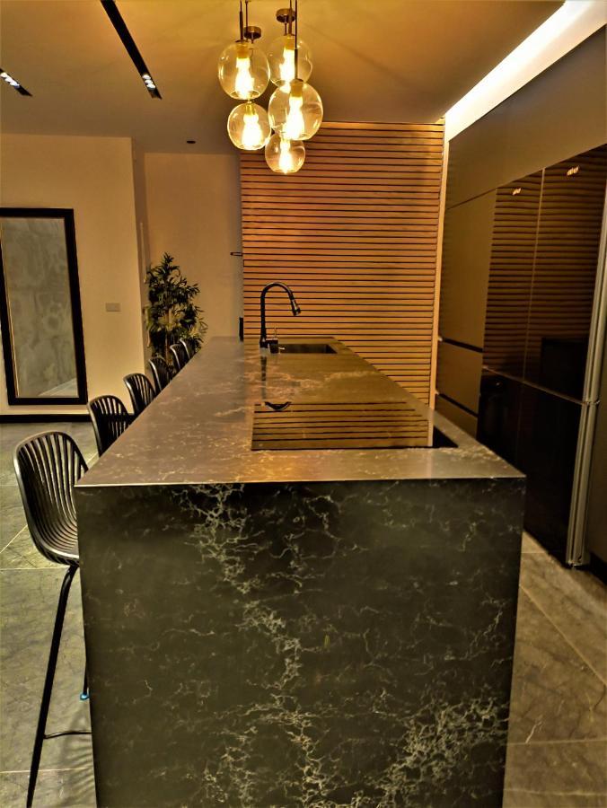 Luxury Aparment 5 Room 2 Minutes From The Beach บัตยัม ภายนอก รูปภาพ