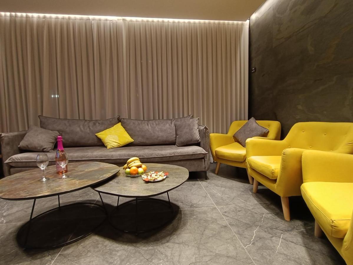 Luxury Aparment 5 Room 2 Minutes From The Beach บัตยัม ภายนอก รูปภาพ